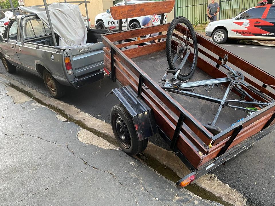 Foto 6 de 6 — Confusão familiar em Araraquara termina com apreensão de veículo, faca, barra de ferro e facão
